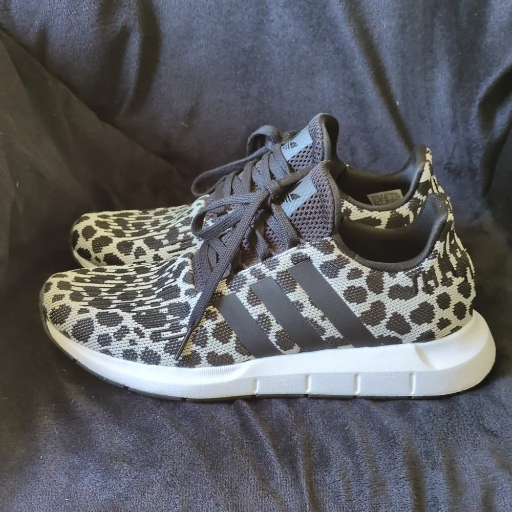 Adidas Swift Run 1.0 Women's Sz 8.5 - Picture 3 of 6